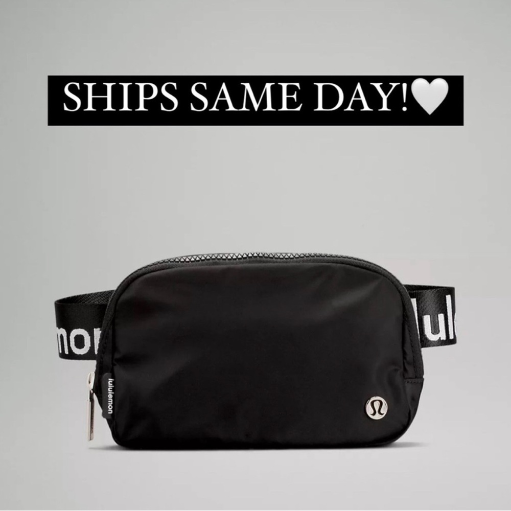 🍋LULULEMON ATHLETICA | Everywhere Belt Bag Wordmark in Black/White